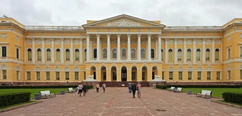 Фондохранилища Русского музея пополнились шестью произведениями художников Императорского фарфорового завода