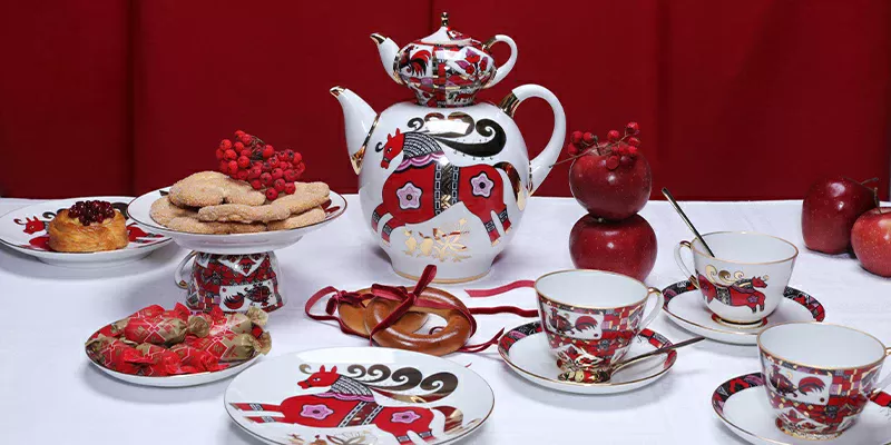 КРАСНЫЙ КОНЬ