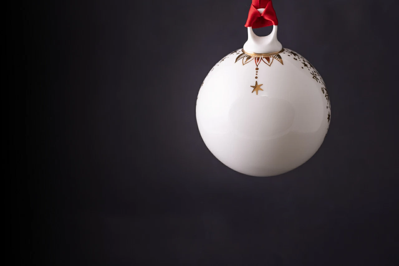 Елочная игрушка Шар с елкой, рисунок Звездопад, арт 60.21172.00.1, 