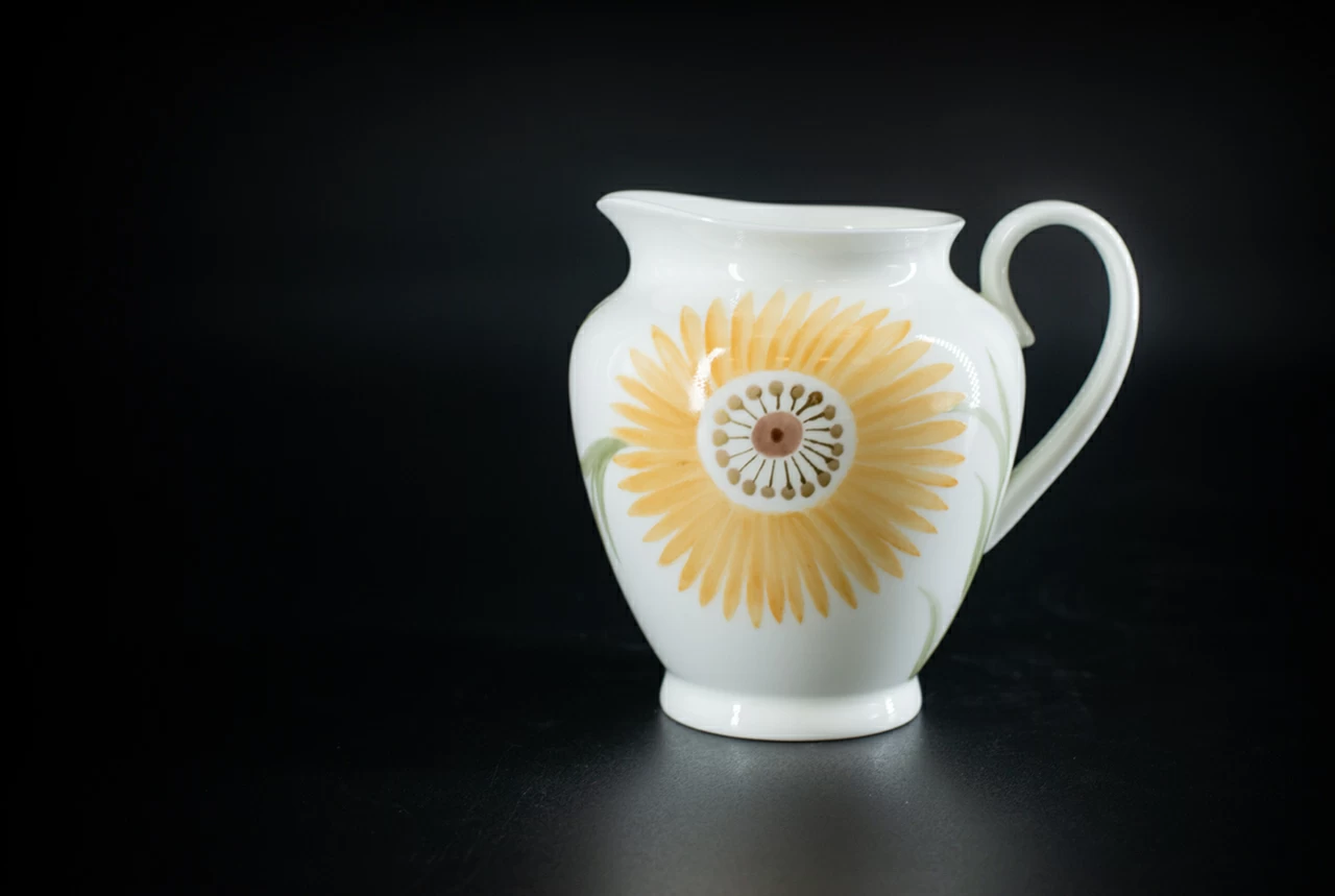 Сливочник Летнее утро, на форме Весенняя, арт 60.14072.00.1, 