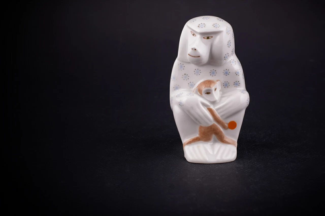 Скульптура Павиан с детенышем, Снежинки, арт 62.08841.00.1, 