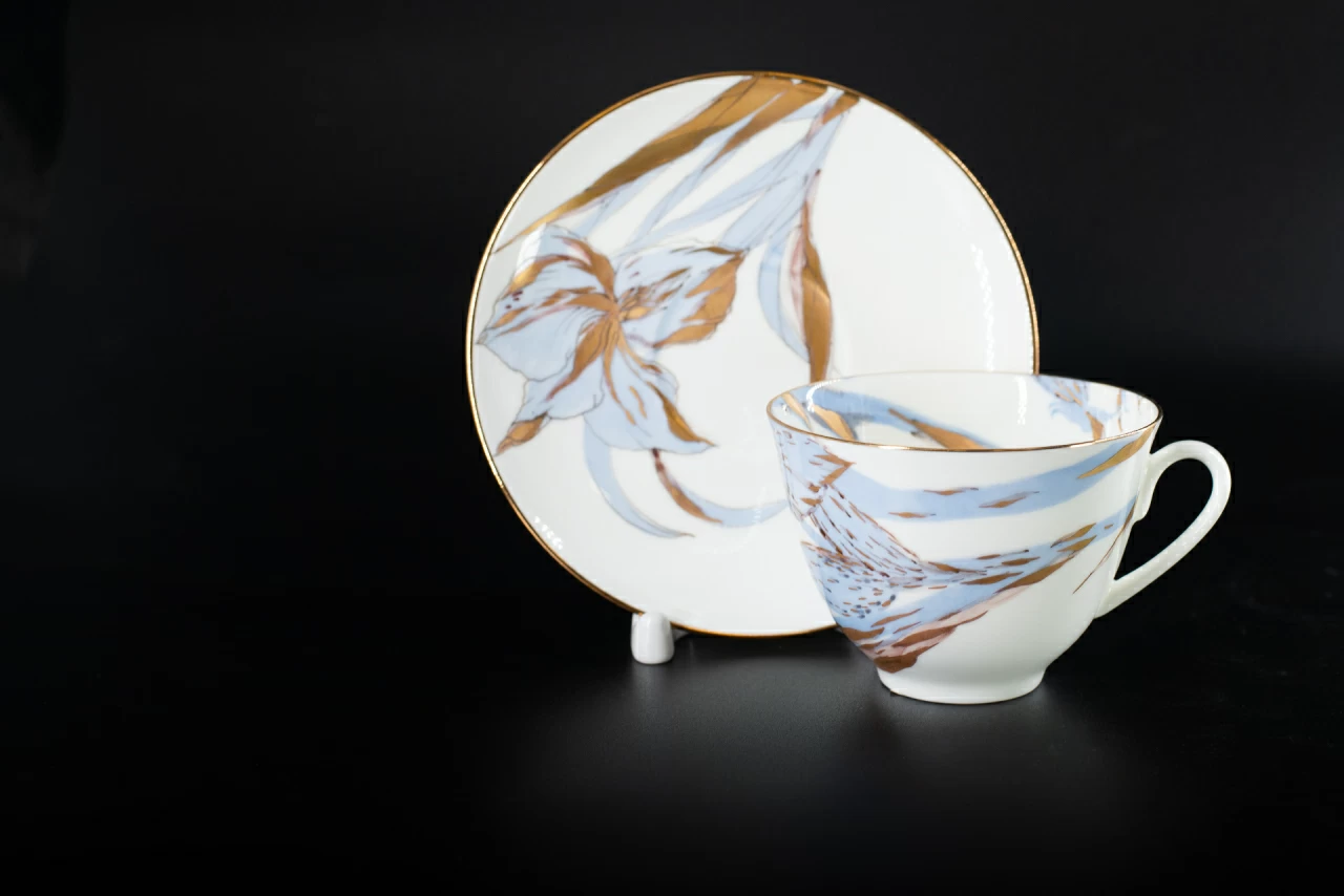 Чашка с блюдцем Любимые Цветы Модерна, на форме Весенняя, арт 61.21000.00.1, 