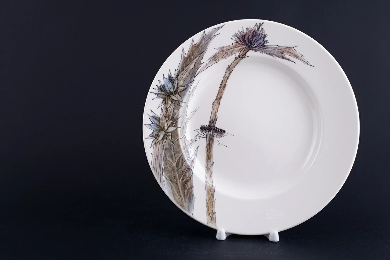 Тарелка Цветущие колючки на форме Плоская арт 60.13554.00.1, 