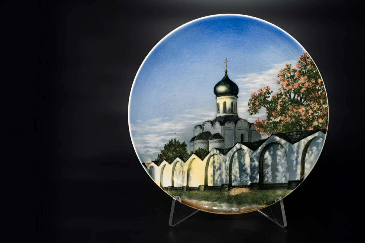 Декоративное блюдо Мужской монастырь, на форме Круглая, арт 60.03866.00.2,  Декоративное блюдо Мужской монастырь, на форме Круглая, арт 60.03866.00.2,