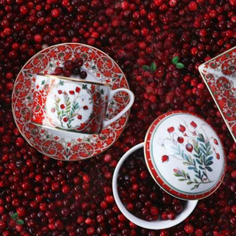 Цветы и ягоды России