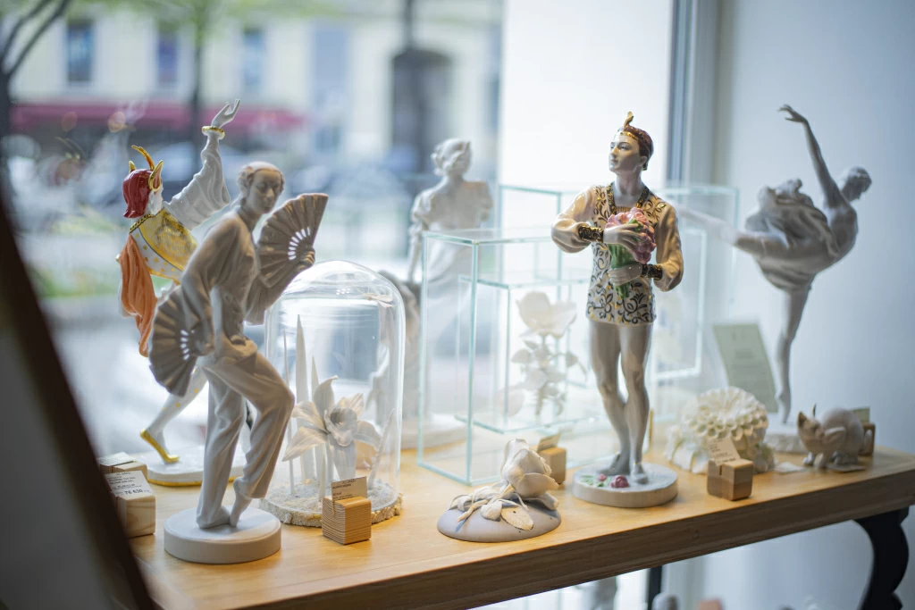 ambar-burgua-01 ambar-burgua-03.jpg