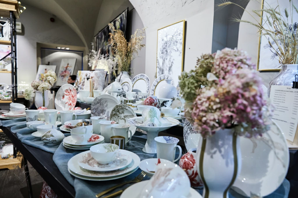 ambar-burgua-02 ambar-burgua-05.jpg