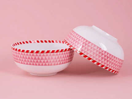 Набор салатников 2шт 160 мм, форма Восточная, рисунок Зимняя история (розовый) арт. 81.11371.00.1