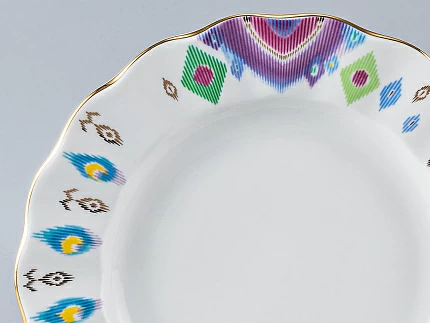 Тарелка мелкая 240 мм. форма Тюльпан рисунок Перо павлина, арт. 80.97650.00.1 Тарелка мелкая 240 мм. форма Тюльпан рисунок Перо павлина, арт. 80.97650.00.1