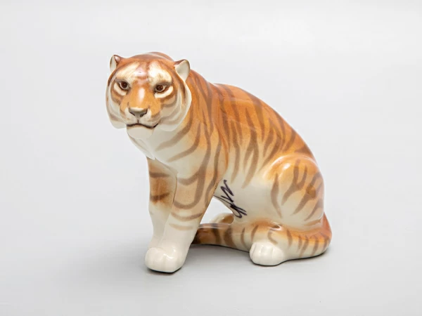Скульптура форма Тигр сидящий рисунок Тайга , арт. 82.38720.00.1 - купить по цене 4 760 ₽