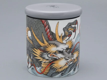 Подарочный набор Свеча форма ТОП рисунок TATTOO Dragon аромат Загадочный лес арт. 81.32067.00.1, 