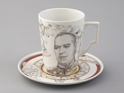 Бокал с блюдцем в подарочной упаковке, форма Гранд, рисунок Маршалы Победы Георгий Жуков, арт. 81.33243.00.1 Бокал с блюдцем в подарочной упаковке, форма Гранд, рисунок Маршалы Победы Георгий Жуков, арт. 81.33243.00.1