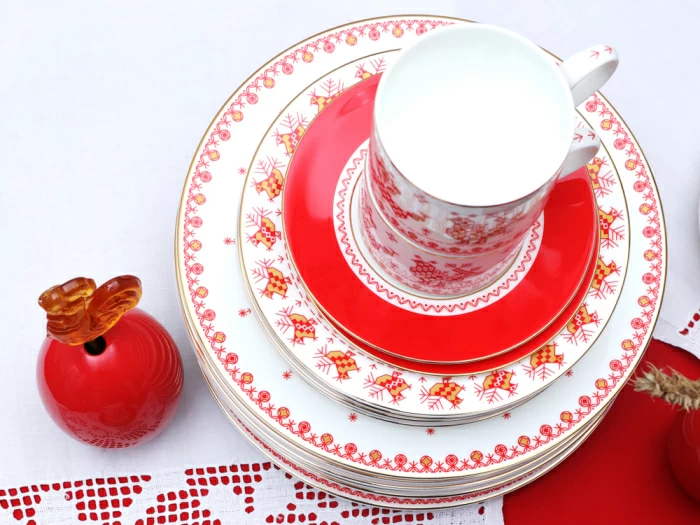 Тарелка плоская 205 мм форма Премиум рисунок Петушки-гребешки, арт 80.49801.00.1, 