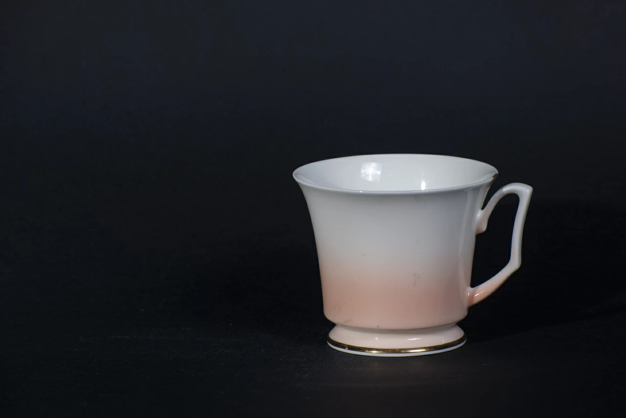 Чашка с блюдцем Татьянин день на форме Юлия, рисунок 1, 