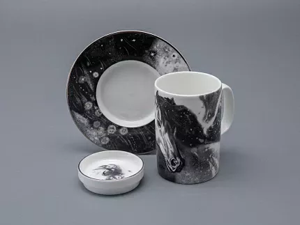 Бокал с блюдцем и крышкой 400 мл в подарочной упаковке, форма top рисунок Черный мустанг, арт 81.34276.00.1