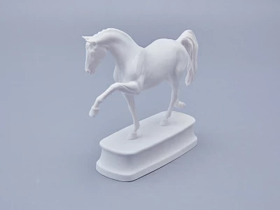 Скульптура в подарочной упаковке, форма Конь Ганноверский, рисунок Белый арт. 81.23029.00.1