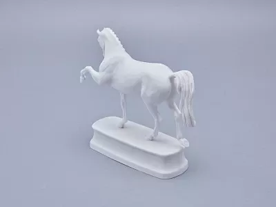 Скульптура в подарочной упаковке, форма Конь Ганноверский, рисунок Белый арт. 81.23029.00.1