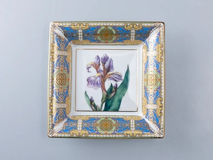 Подставка для мелочей в подарочной упаковке, форма Квадратная, рисунок Нежный Ирис, арт 81.34215.00.1 Подставка для мелочей в подарочной упаковке, форма Квадратная, рисунок Нежный Ирис, арт 81.34215.00.1