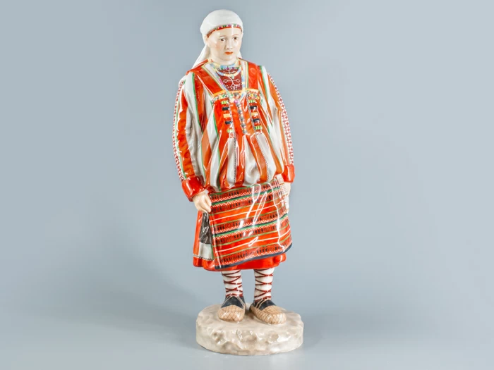 Скульптура Народности России Вотякская женщина арт. 82.66478.00.1, 