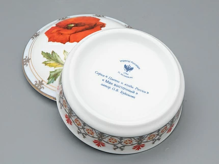 Туалетная коробочка в подарочной упаковке, форма Круглая, рисунок Мак восточный, арт 81.33191.00.1 Туалетная коробочка в подарочной упаковке, форма Круглая, рисунок Мак восточный, арт 81.33191.00.1