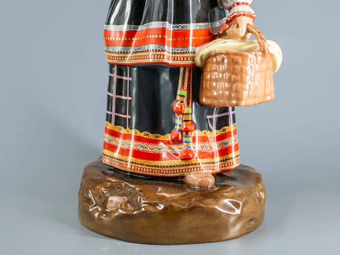 Скульптура Народности России. Тульская женщина, арт. 82.90936.00.1, 