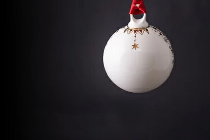 Елочная игрушка Шар с елкой, рисунок Звездопад, арт 60.21172.00.1