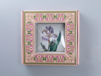 Подставка для мелочей в подарочной упаковке, форма Квадратная, рисунок Нежный Ирис, арт 81.34215.00.1 Подставка для мелочей в подарочной упаковке, форма Квадратная, рисунок Нежный Ирис, арт 81.34215.00.1