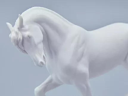 Скульптура в подарочной упаковке, форма Конь Фризской породы, рисунок Белый арт 81.18591.00.1