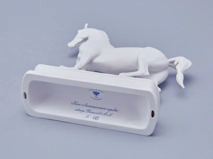 Скульптура в подарочной упаковке, форма Конь Липицциан, рисунок Белый арт. 81.18630.00.1, 