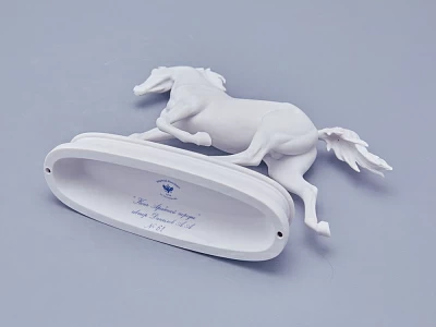 Скульптура в подарочной упаковке, форма Конь Арабской породы, рисунок Белый арт. 81.18628.00.1