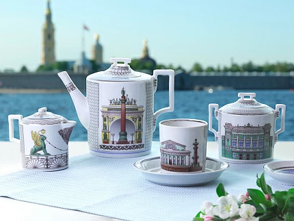 Сервиз чайный на 6 персон 21 предмет, форма Гербовая, рисунок Серебряный город, арт. 81.32583.00.1 Сервиз чайный на 6 персон 21 предмет, форма Гербовая, рисунок Серебряный город, арт. 81.32583.00.1