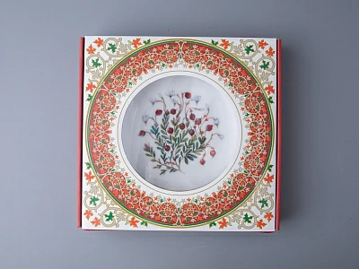 Тарелка декоративная 270 мм в подарочной упаковке форма Европейская рисунок Клюква заповедная, арт. 81.34279.00.1