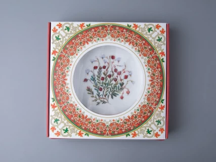 Тарелка декоративная 270 мм в подарочной упаковке форма Европейская рисунок Клюква заповедная, арт. 81.34279.00.1, 