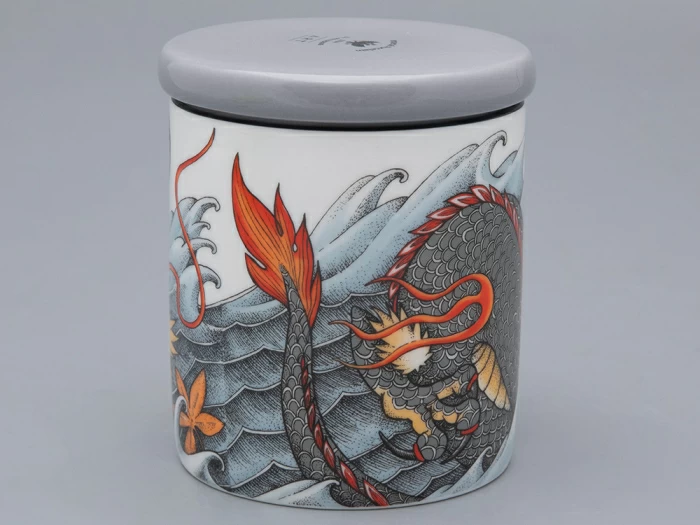 Подарочный набор Свеча форма ТОП рисунок TATTOO Dragon аромат Загадочный лес арт. 81.32067.00.1, 