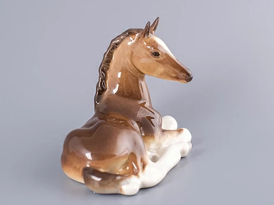 Скульптура Жеребенок лежащий (гнедой) арт. 82.01030.00.1