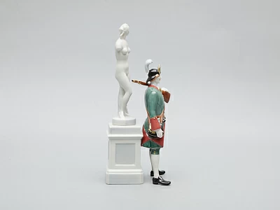 Скульптура Солдат и Венера Петровская Ассамблея арт. 82.51223.00.1 Скульптура Солдат и Венера Петровская Ассамблея арт. 82.51223.00.1