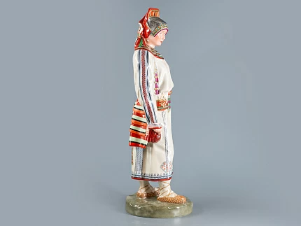 Скульптура Народности России Мордовка племени мокша арт. 82.66477.00.1