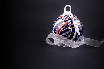 Елочная игрушка Шар, рисунок Цветок счастья, арт 60.15218.00.1