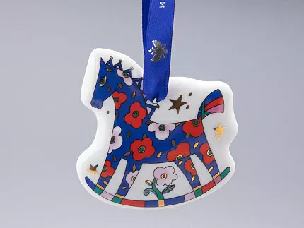 Елочная игрушка в подарочной упаковке форма Лошадка рисунок Синяя, арт. 81.34340.00.1