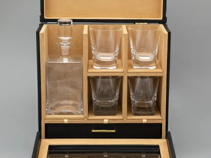 Подарочный набор Кожаный чемодан мини-бар Status черный  арт. 81.31188.00.1, 