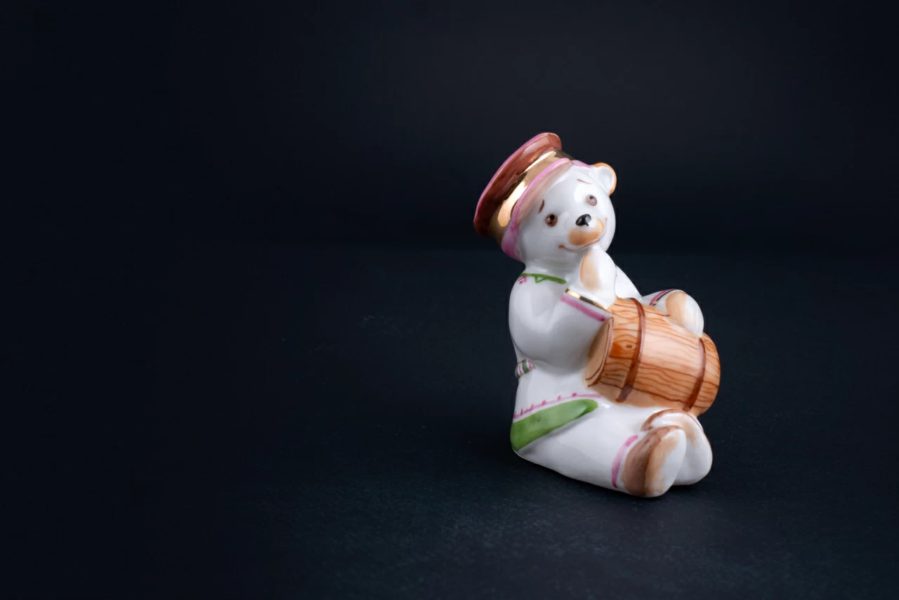 Скульптура Медвежонок с бочонком, рисунок Сластена, арт 62.10195.00.5,  Скульптура Медвежонок с бочонком, рисунок Сластена, арт 62.10195.00.5,