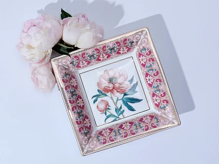 Подставка для мелочей в подарочной упаковке, форма Квадратная, рисунок Дивный Пион, арт 81.34212.00.1 Подставка для мелочей в подарочной упаковке, форма Квадратная, рисунок Дивный Пион, арт 81.34212.00.1