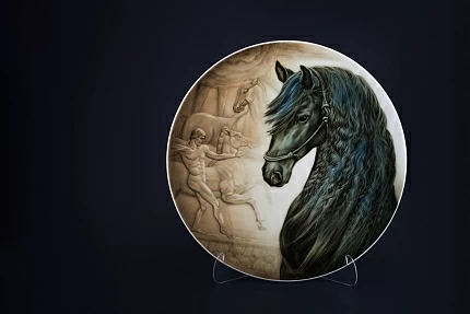 Блюдо декоративное Год Лошади на форме Круглая, арт 60.14814.00.1