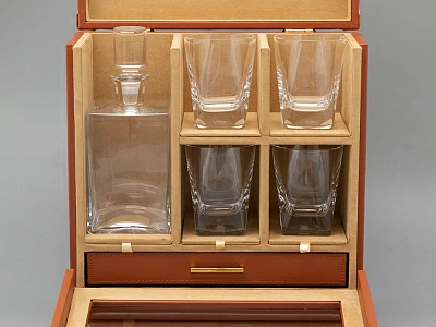 Подарочный набор Кожаный чемодан мини-бар Status коричневый арт. 81.31189.00.1