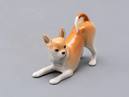 Скульптура Чихуахуа играющий Чара арт. 82.83950.00.1, 