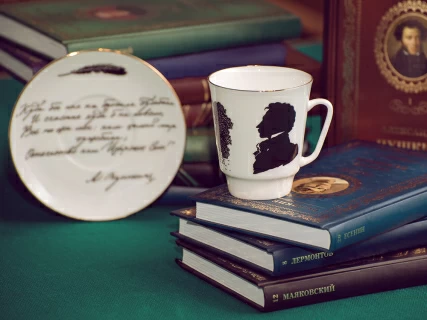 Чашка с блюдцем 165 мл форма Майская рисунок Русские писатели Пушкин, арт. 81.31157.00.1, 