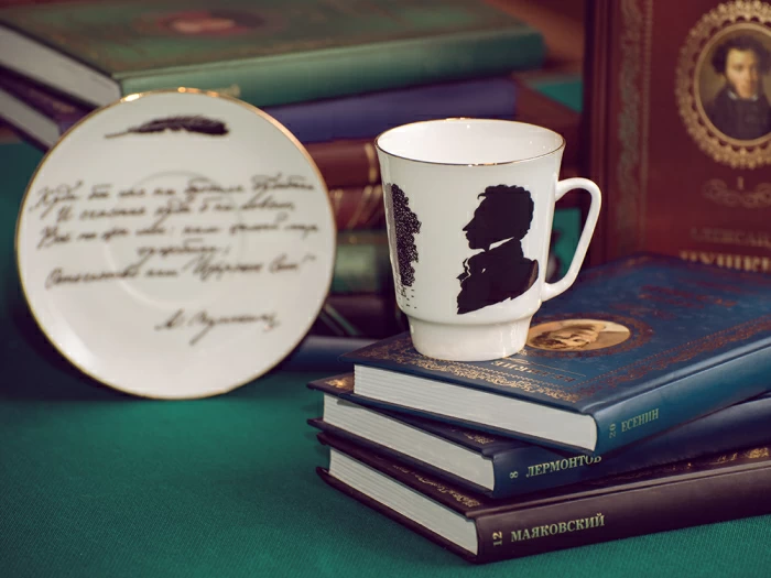 Чашка с блюдцем 165 мл форма Майская рисунок Русские писатели Пушкин, арт. 81.31157.00.1, 