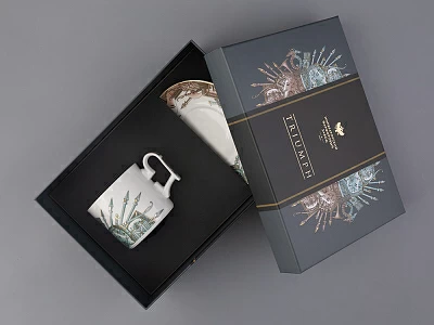 Чашка с блюдцем в подарочной упаковке, форма Охотничий, рисунок Триумф Штандарт Победы, арт. 81.32468.00.1 Чашка с блюдцем в подарочной упаковке, форма Охотничий, рисунок Триумф Штандарт Победы, арт. 81.32468.00.1