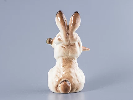 Скульптура Заяц с морковкой № 1 арт. 82.01962.00.1