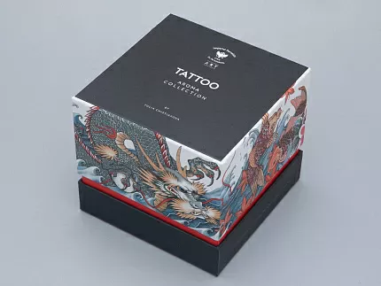 Подарочный набор Свеча форма ТОП рисунок TATTOO Dragon аромат Загадочный лес арт. 81.32067.00.1